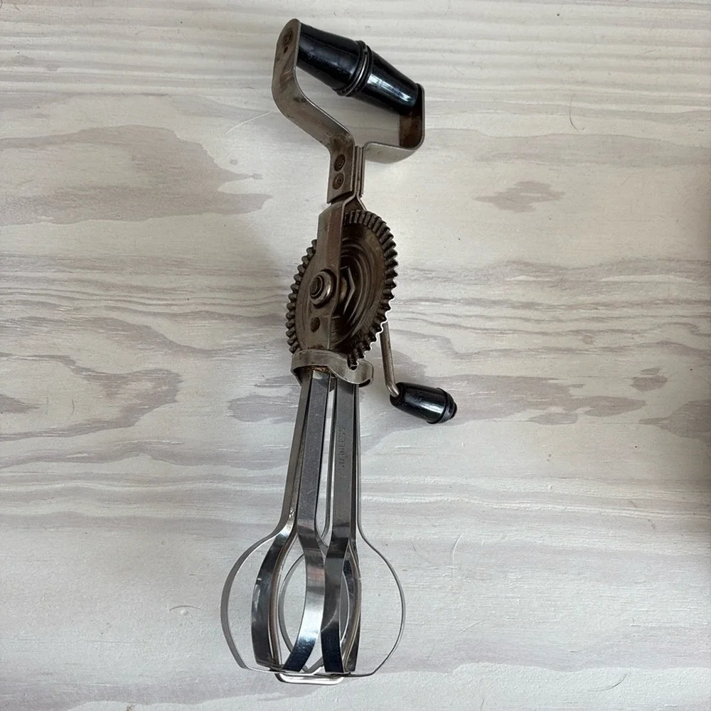 VTG Taplin Hand-Crank Egg Beater‎